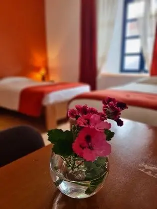 Üç Kişilik Oda