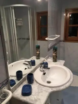 Tek Kişilik Oda, Ortak Banyo