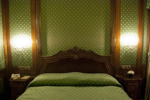 Inner Garden Room