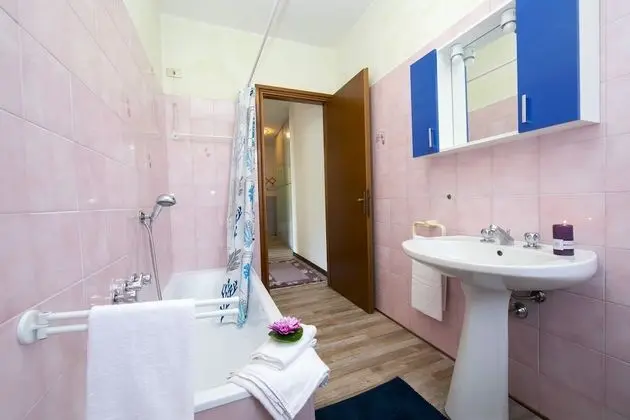 Family Apart Daire, Birden Çok Yatak, 2 Banyolu (Casa Carlotta)