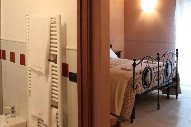 Tek Büyük veya İki Ayrı Yataklı Oda, Bahçe Manzaralı