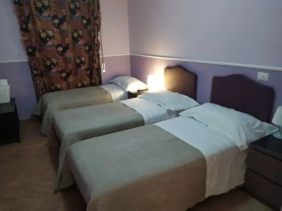 Üç Kişilik Oda