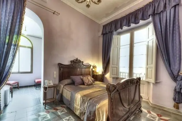 Tek Büyük Yataklı Oda (Lilà)