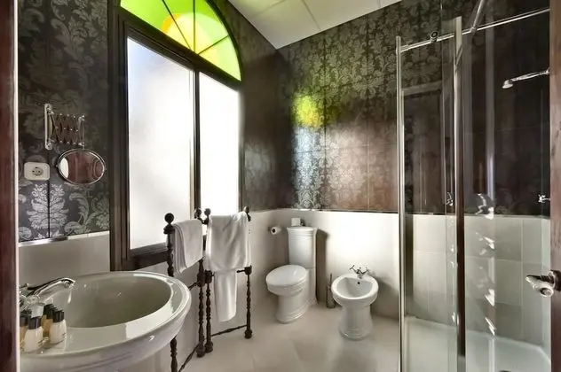 Tek Büyük Yataklı Oda (Lilà)