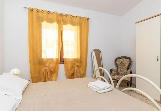 Family Apart Daire, 1 Çift Kişilik Yatak ve Çekyat (Casa Chià 1)