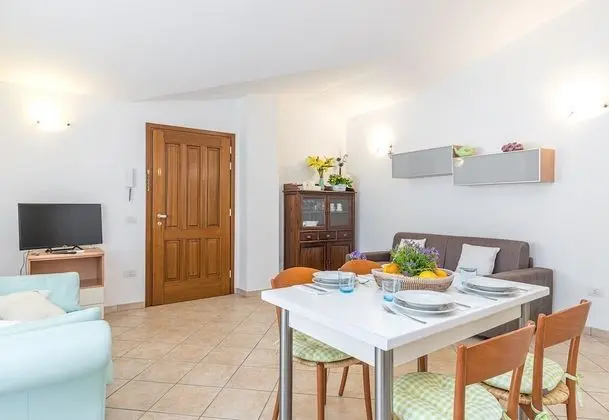 Family Apart Daire, 1 Çift Kişilik Yatak ve Çekyat (Casa Chià 1)