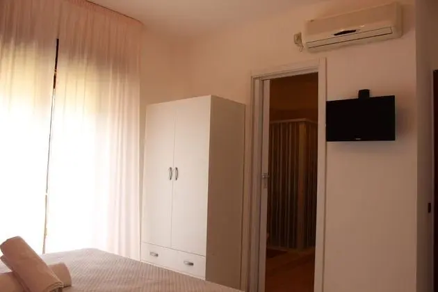 Tek Büyük veya İki Ayrı Yataklı Oda, Balkon