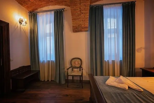 Tek Büyük Yataklı Oda, 2 Yatak Odası