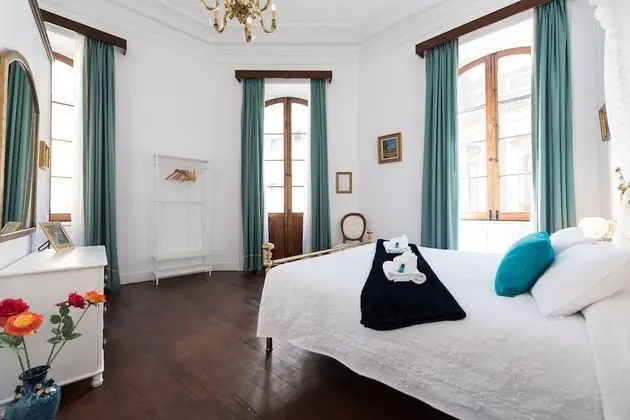 Deluxe Tek Büyük Yataklı Oda, Özel Banyo, Şehir Manzaralı