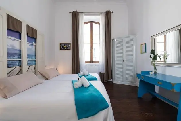 İki Ayrı Yataklı Oda, Ortak Banyo, Şehir Manzaralı