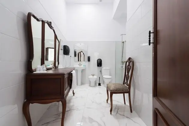 İki Ayrı Yataklı Oda, Ortak Banyo, Şehir Manzaralı