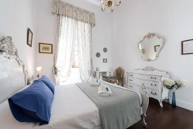 Tek Büyük Yataklı Oda, Özel Banyo (External Bath)