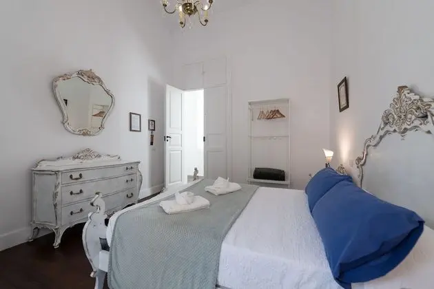 Tek Büyük Yataklı Oda, Özel Banyo (External Bath)