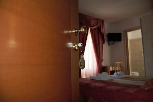 Tek Büyük veya İki Ayrı Yataklı Oda, Balkon