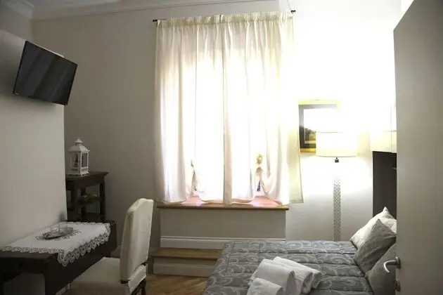 Business Tek Büyük Yataklı Oda