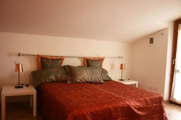Apart Daire, 5 Yatak Odası, Sigara İçilmez