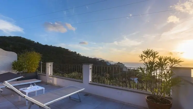 Deluxe Tek Büyük Yataklı Oda (Procida )