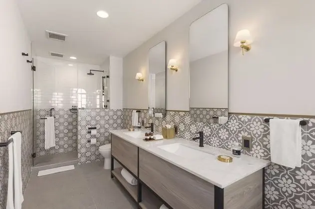 Design Apart Daire, 1 En Büyük (King) Boy Yatak ve Çekyat