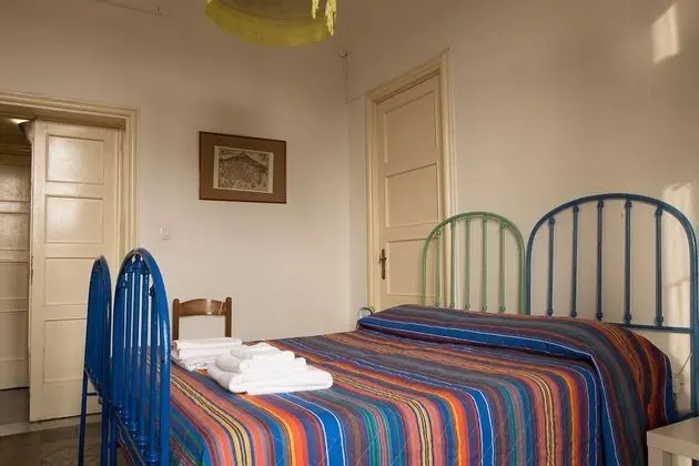 İki Ayrı Yataklı Oda, Ortak Banyo