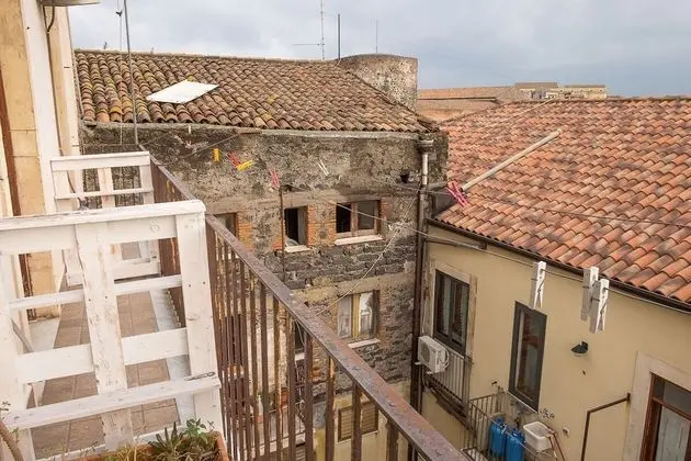 İki Ayrı Yataklı Oda, Ortak Banyo