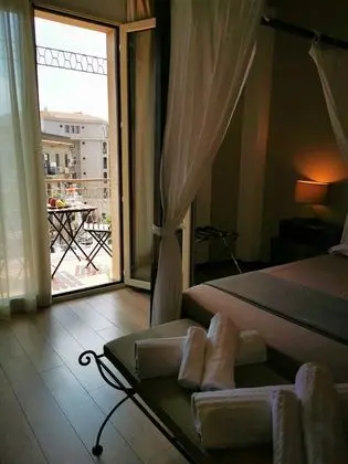 Design Üç Kişilik Oda, Banyolu/Duşlu, Şehir Manzaralı (Flavia)