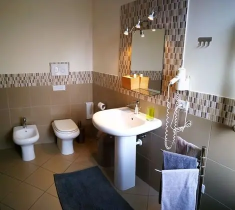 Design Üç Kişilik Oda, Banyolu/Duşlu, Şehir Manzaralı (Flavia)