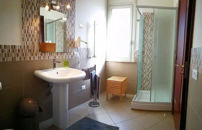 Design Üç Kişilik Oda, Banyolu/Duşlu, Şehir Manzaralı (Flavia)