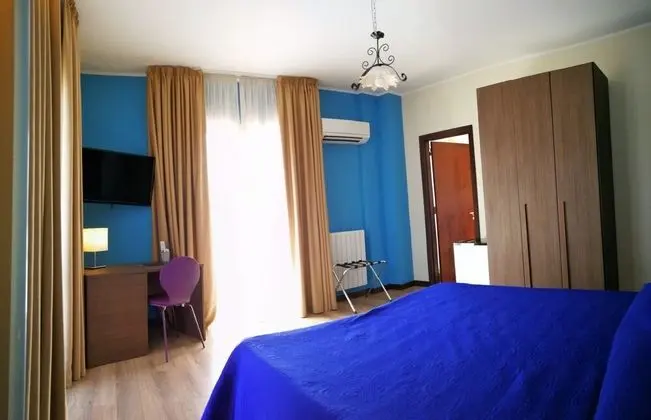 Tek Büyük veya İki Ayrı Yataklı Oda, Banyolu/Duşlu, Şehir Manzaralı (Arianna)