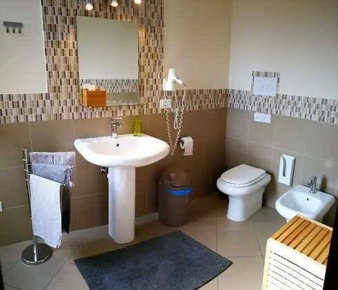 Tek Büyük veya İki Ayrı Yataklı Oda, Banyolu/Duşlu, Şehir Manzaralı (Arianna)