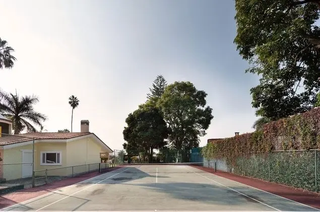 Ev