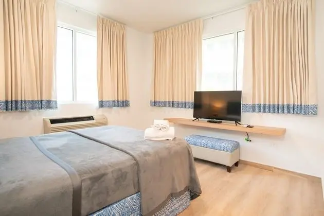 Casa Condado Residences 8