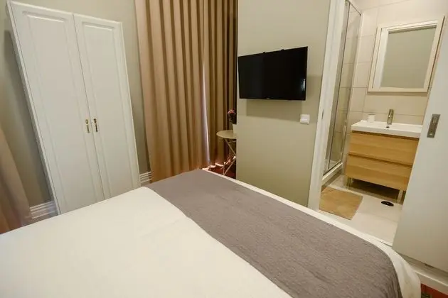 Basic Tek Büyük veya İki Ayrı Yataklı Oda (Chiado)