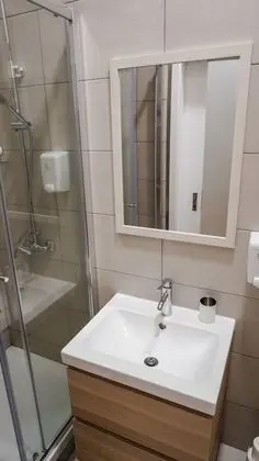 Basic Tek Büyük veya İki Ayrı Yataklı Oda (Chiado)