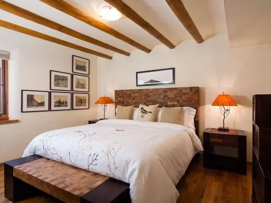 Ev (Casa Contenta - Charming East Side Fa)
