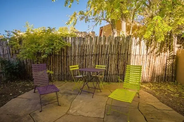 Ev (Casa Contenta - Charming East Side Fa)