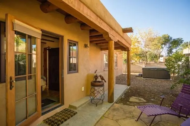 Ev (Casa Contenta - Charming East Side Fa)