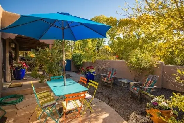 Ev (Casa Contenta - Charming East Side Fa)