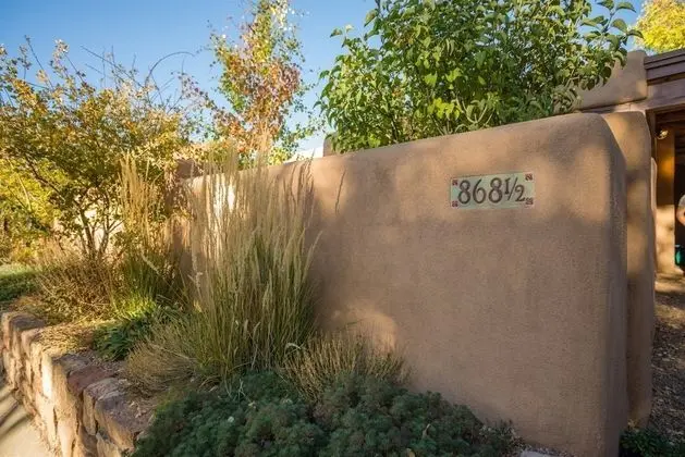 Ev (Casa Contenta - Charming East Side Fa)