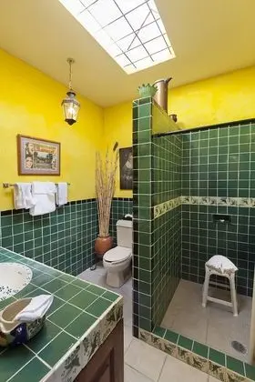 Standard Tek Büyük Yataklı Oda, Banyolu/Duşlu, Şehir Manzaralı (Sunrise Room)