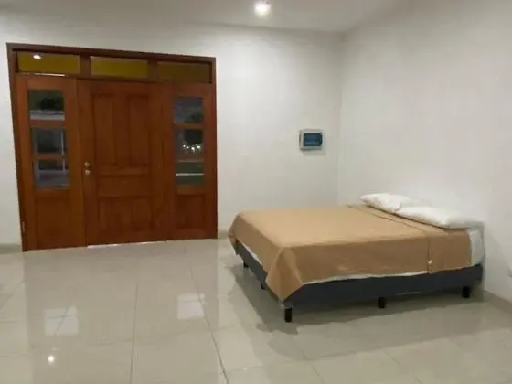 Standard Tek Büyük Yataklı Oda