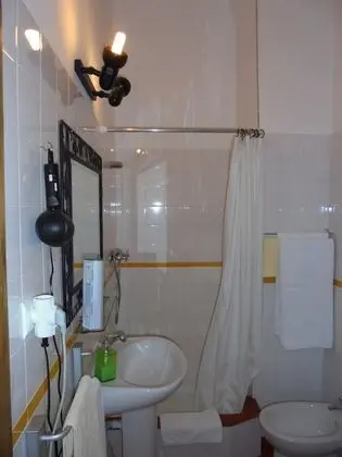 Traditional Üç Kişilik Oda (1)