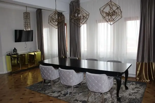 Luxury Apart Daire, 1 En Büyük (King) Boy Yatak ve Çekyat, Dağ Manzaralı