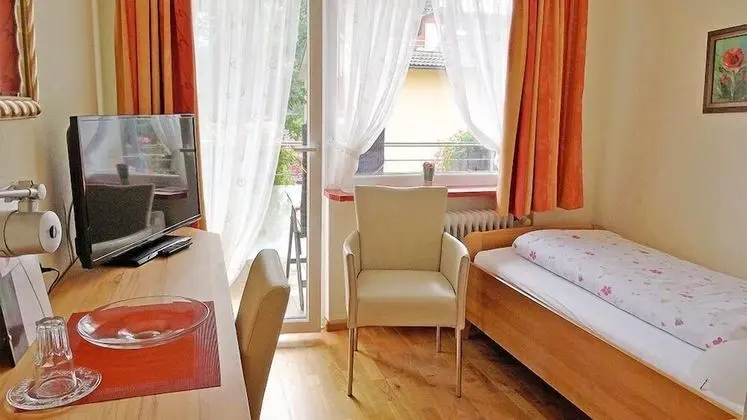 Tek Kişilik Oda, 1 Tek Kişilik Yatak (10)