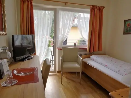 Tek Kişilik Oda, 1 Tek Kişilik Yatak (10)