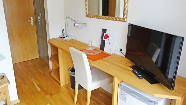 Tek Kişilik Oda, 1 Tek Kişilik Yatak (10)