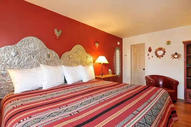 Romantic Oda, 1 En Büyük (King) Boy Yatak (Corazon Room -King Bed)