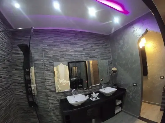 Exclusive Tek Büyük Yataklı Oda