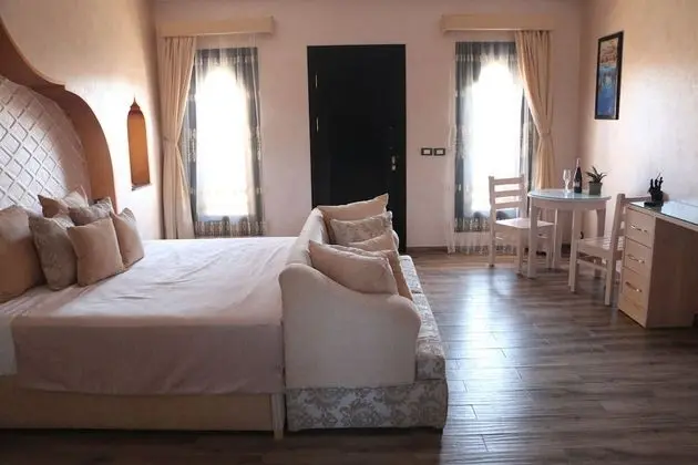 Luxury Tek Büyük Yataklı Oda