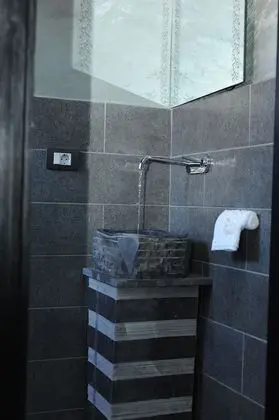 Luxury Tek Büyük Yataklı Oda
