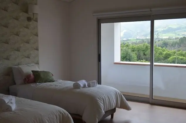 Tek Büyük veya İki Ayrı Yataklı Oda, Balkon